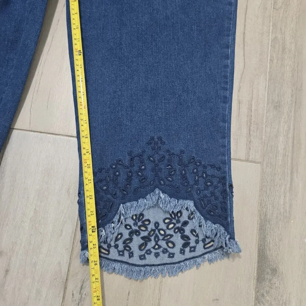 Intro Straight Leg Tulip Eyelet Embroidered Frayed Hem Pull-On Ankle Pants 24W - Picture 10 of 11